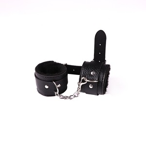 Juguete de bondage SM, esposas de felpa de cuero, supertexturizadas, de PVC - Product Image 2