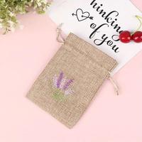Petite pochette d'emballage écologique pour bijoux en jute brodée arôme lavande Sac cadeau en toile de jute imprimé avec logo personnalisé avec cordon de serrage