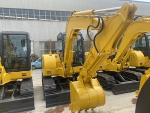 Excavadora de 8 Toneladas en Venta, Compacta, de Segunda Mano, en Buenas Condiciones - Product Image 6