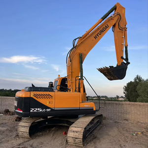 VENTE CHAUDE Excavatrice sur chenilles d'occasion HYUNDAI 225LC-9T d'origine, moteur diesel, pompe hydraulique, système hydraulique de bonne qualité, prêt à l'emploi - Product Image 1