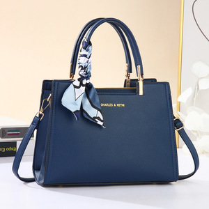 Borse a Tracolla Rosse da Donna All'Ingrosso, Borse Firmate di Moda per Signore - Product Image 6