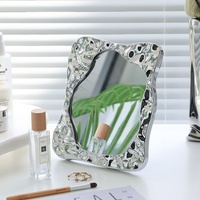Miroir de Maquillage de Bureau Instagram pour Étudiants, Dortoir, Princesse, Effet Ondulé, Support Pliable, Cadre en Plastique Simple, Portable, Zhejiang