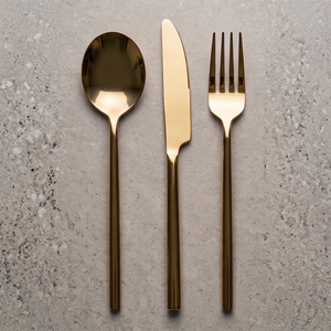 Ensemble de couverts minimalistes en or, cuillère, couteau, fourchette, métal, passe au lave-vaisselle, élégant, pour mariage - Product Image 1