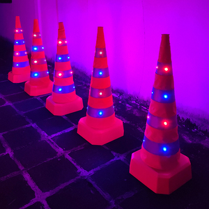 Cône de signalisation pliable d'urgence pour la circulation, 90 cm |   Cône de signalisation routière rétractable lumineux avec LED œil de poulet - Product Image 5