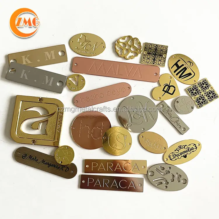 Best Verkopende Hoogwaardig Glanzend Vergulde Twee Gaten Aangepaste Messing Metalen Logo Label Voor Kleding Te Naaien