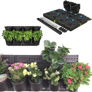 Pot de fleurs mural en plastique de style nordique, auto-arrosant, pour jardin vertical, décorations murales pour la maison - Product Image 1