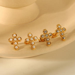 Cruz de oro de 18 quilates con diamantes y perlas Pendientes de mujer de acero inoxidable cien a la moda - Product Image 1