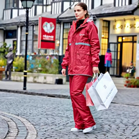 Rainfreem produit des vestes et des pantalons imperméables de haute qualité et haute sécurité pour la conduite à moto.