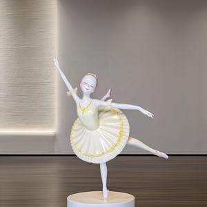 Figurine en résine Ballerine Fille Décorée Sculpture de danseuse de ballet en fibre de verre de taille réelle faite à la main - Product Image 2