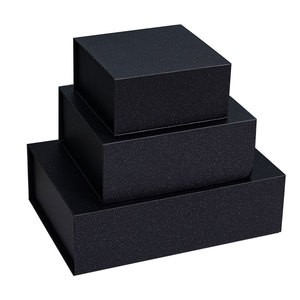 Boîte-cadeau magnétique noire à rabat de luxe personnalisée grand couvercle magnétique entièrement rigide pour vernis à <span class=keywords><strong>ongles</strong></span> à l'huile à bas <span class=keywords><strong>prix</strong></span> gaufrage inclus - Product Image 1