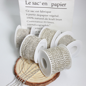 Catena di strass con motivo oro/argento bianco/AB da cucire, con cristalli a punta in vetro per scarpe e diamanti in cristallo da cucire per vestiti - Product Image 3