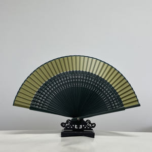 Fabricant chinois de éventails pliants en bambou, éventail à main en bambou gravé avec étui, personnalisez votre logo - Product Image 6