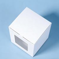 Boîtes en papier kraft blanc personnalisées avec fenêtre frontale, conçues pour l'emballage de figurines de jouets et de petits cadeaux
