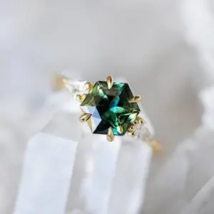 草石新到美丽镀金绿色水晶结婚饰品女翡翠星形宝石戒指