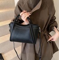 2025 Alibaba européen dame hiver PU cuir sac à main élégant sac à bandoulière, nouveau design français femme vacances voyage PU sacs à main