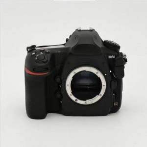 Cámara Nikon D850 SLR Digital de 45.75 Megapíxeles con Sensor CMOS de Fotograma Completo, 95% Nueva, Usada - Product Image 1