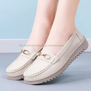 Autumn New Style Cowhide Leather Women's <b>Soft</b>-Soled With Non-Slip Cowhide Soles Slip-on Comfortable Mom <b>Shoes</b> - Product Image 3