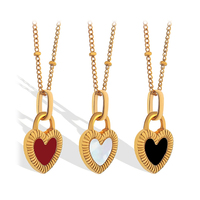 Ensemble de bijoux personnalisé en acier inoxydable 316L plaqué or avec pendentif lettre initiale et cœur pour artisanat en métal de type coquillage, fabriqué en Chine