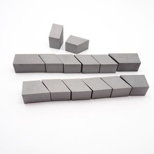 Bonne qualité haute dureté fritté YG8 carbure de tungstène cémenté matériau d'usure <span class=keywords><strong>Insert</strong></span> et moule <span class=keywords><strong>pour</strong></span> couper les briques réfractaires - Product Image 6