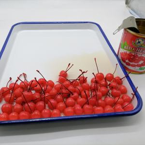ขายส่งผลไม้กระป๋อง <span class=keywords><strong>Maraschino</strong></span> เชอร์รี่สีดำสีแดงในน้ำเชื่อมจานตกแต่งเค้ก - Product Image 2