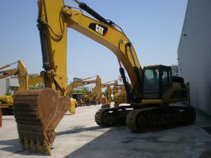 Modèle 2023 Mini Caterpillar 330D2 d'occasion, excavatrice sur chenilles hydraulique de 33 tonnes, godet de 2,1 m, moteur, pompe, bon état, Japon - Product Image 4