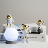 Figurines d'astronaute nordique, Sculpture moderne, ornement de Table, décoration pour la maison, 3 pièces