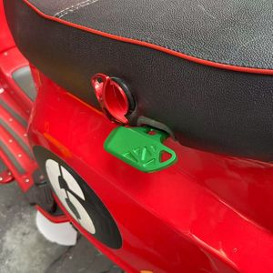 Accesorios de motocicleta cubierta de reposabrazos trasero de aluminio pasamanos de pasajero para VESPA SPRINT PRIMAVERA GTS GTV - Product Image 6