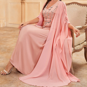 Robes de soirée Abaya de luxe avec broderie de perles vente en gros de poudre de corail deux ensembles de <span class=keywords><strong>robe</strong></span> musulmane du Moyen-Orient pour gros travailleurs - Product Image 1