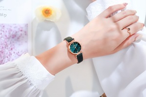 Hot-selling women's starry sky quartz watch, new Korean style, waterproof watch for female students. - Product Image 3