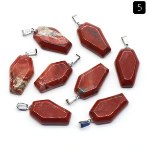 Nouveau drôle Halloween mignon <span class=keywords><strong>cercueil</strong></span> en forme de cristal pendentif en pierres précieuses sculpté méditation équilibre pierres naturelles <span class=keywords><strong>cercueil</strong></span> pendentif breloque - Product Image 2