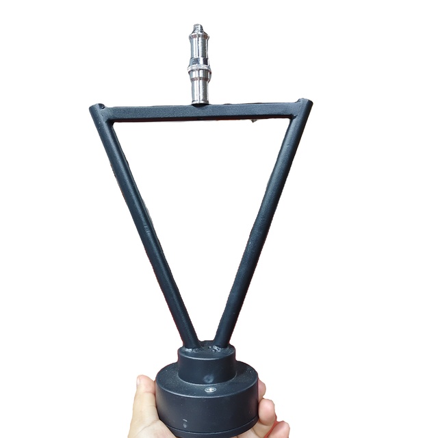 The Triangular Bracket for Installing Flash Lights Is Used at Photo Booth Parties