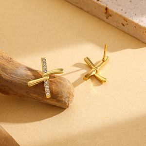 Pendientes de Cruz con Diamantes Chapados en Oro de 18k, Diseño Nuevo, Elegantes, de Acero Inoxidable con Circonita, Forma de X, para Mujer - Product Image 1
