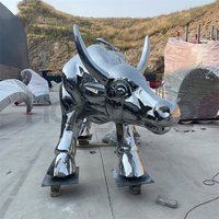 Sculpture de luxe en acier inoxydable à facettes géométriques 3D, représentant un taureau assis, un lion ou un éléphant, finition miroir haute brillance