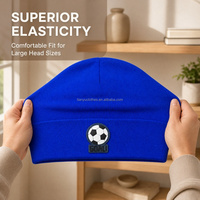 Nouveauté : Bonnets d'hiver unisexes personnalisés brodés, tricotés, polyvalents, unis avec patch en caoutchouc PVC 3D, logo de but de football