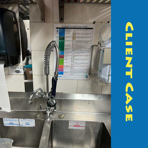 Grifo de cocina industrial de latón con doble manija extraíble, montaje en encimera, para uso comercial y catering, con piezas de prelavado - Product Image 2