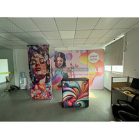 Comptoir d'accueil pliable pour salon professionnel, en aluminium argenté, avec façade en tissu tendu par sublimation, pour stand d'exposition