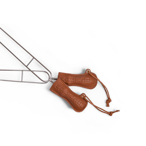 Funda para mango de tenedor de barbacoa para camping, mango de cuero resistente al calor y aislante, protector de mango de brocheta de barbacoa personalizado. - Product Image 1