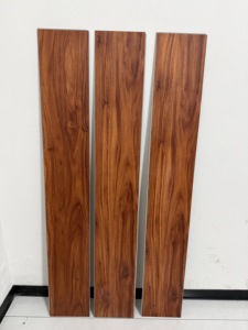 Le revêtement <span class=keywords><strong>de</strong></span> <span class=keywords><strong>sol</strong></span> en PVC à grain <span class=keywords><strong>de</strong></span> bois <span class=keywords><strong>de</strong></span> haute qualité et résistant à l'usure est utilisé <span class=keywords><strong>pour</strong></span> la décoration des sols <span class=keywords><strong>de</strong></span> chambre à coucher. - Product Image 4