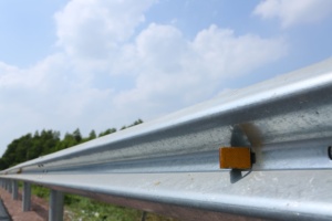 Système de clôture de protection extérieure en acier pour autoroutes et voies ferrées, clôture de sécurité métallique anti-rouille thermolaquée pour les infrastructures - Product Image 5