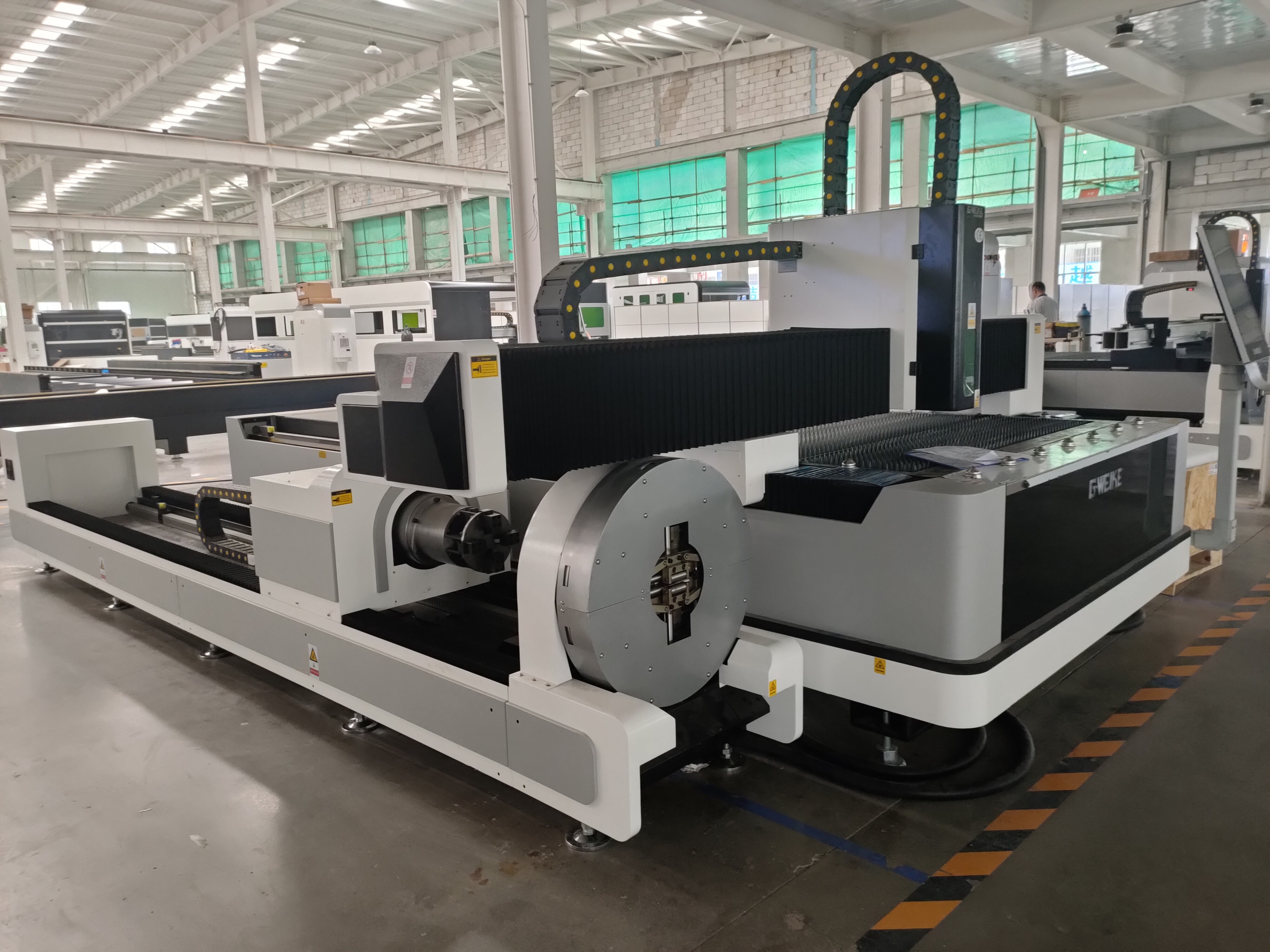Dual Use 2 In 1 G.WEIKE 1KW 2KW 3KW 4KW 5KW 6KW Fiber Laser Metal Sheet and Tube Cutting Machine · image 4