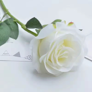 Ramo de Rosas Artificiales Realistas Hechas a Mano para Decoración de Bodas, Varios Colores, Precio al por Mayor - Product Image 3