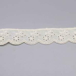 Cinta de encaje de algodón delicado ecológico al por mayor de 3 cm con diseño floral bordado personalizable para muñecas - Product Image 2