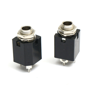 Cobre fino OEM Muestras gratis 3,5 Conector <span class=keywords><strong>XLR</strong></span> <span class=keywords><strong>Jack</strong></span> Componentes electrónicos de 3 pines Enchufe de enchufe Toma de audio de doble columna - Product Image 3