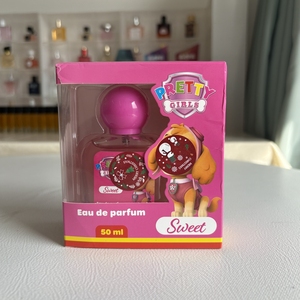 Eau de parfum 50 ml, parfum floral sucré, vaporisateur, parfum pour enfants, flacon en verre rose, design pour parfum d'enfants - Product Image 1