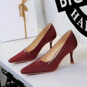 Escarpins noirs en satin à talons aiguilles avec bordure vernie, élégants pour le bureau, pour femme - Product Image 3
