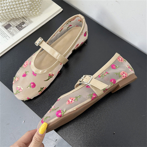 Chaussures plates en maille brodées florales pour femmes 2025 – Nouveau design élégant, chaussures à enfiler tendance pour l'été et l'automne - Product Image 3