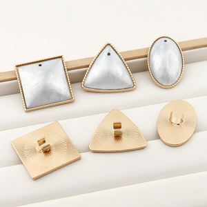 ยางมัดผมทรงสามเหลี่ยมรูป<span class=keywords><strong>แมว</strong></span>ทรงกลมทำจากโลหะสีทองพร้อมฝาปิดเพลงจินเพื่อมัดผมอุปกรณ์เสริมสำหรับมัดผมแบบทำมือ - Product Image 3