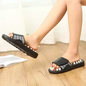 Chaussons <span class=keywords><strong>de</strong></span> massage rotatifs <span class=keywords><strong>Tai</strong></span> <span class=keywords><strong>Chi</strong></span> avec billes en plastique réglables et picots pour la stimulation des points réflexes des pieds - Product Image 4