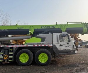 Zoomlion d'occasion ztc800v ztc950h ztc700v ztc550v ztc350h ztc250e 80 tonnes d'occasion zoomlion 80 tonnes de camion grue fabriquée en Chine - Product Image 5