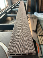 Planche de terrasse en composite bois-plastique, panneau de revêtement composite creux pour terrasse extérieure